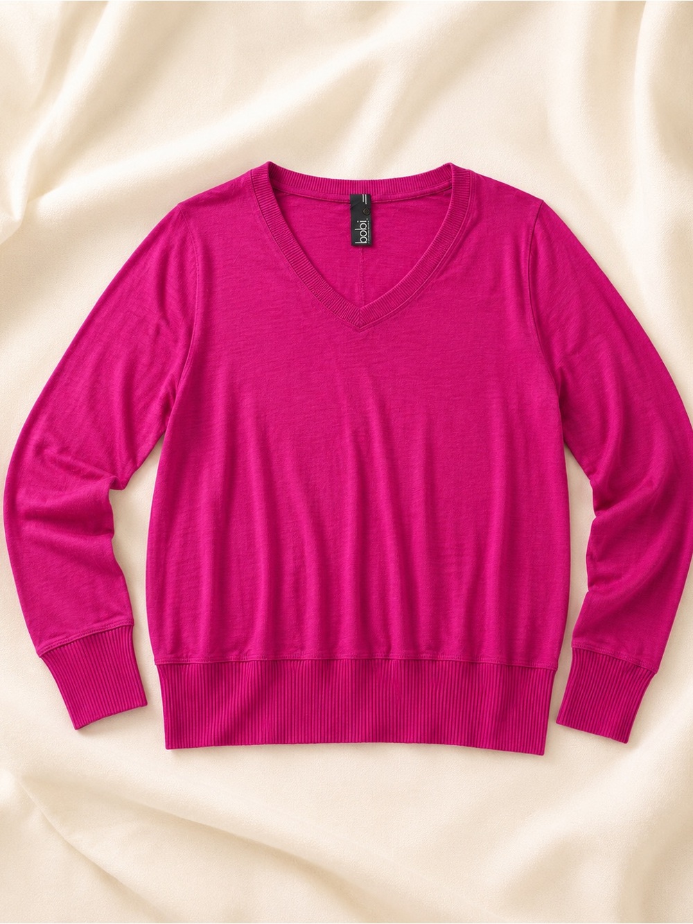 bobi V-Neck Long Sleeve Sweater in Fuchsia